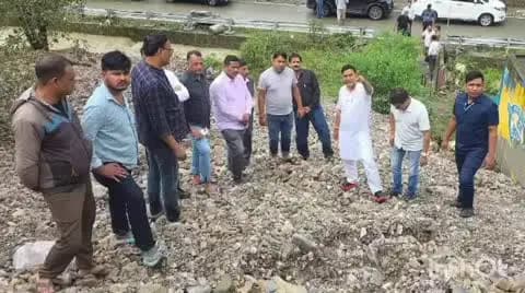धारी: मंत्री कैड़ा ने भीमताल विधानसभा क्षेत्र का दौरा कर आपदा प्रभावित क्षेत्रों का निरीक्षण किया, प्रभावितों को बांटी खाद्य सामग्री
