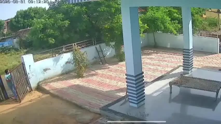 खेतड़ी: खेतड़ी क्षेत्र में आपसी रंजिश के चलते हुई हिंसक झड़प, सीसीटीवी फुटेज आया सामने