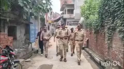 भाटपार रानी: देवरिया के लार में जन्माष्टमी पर्व और डोल मेले को लेकर SP ने किया पैदल गश्त, दिए आवश्यक निर्देश