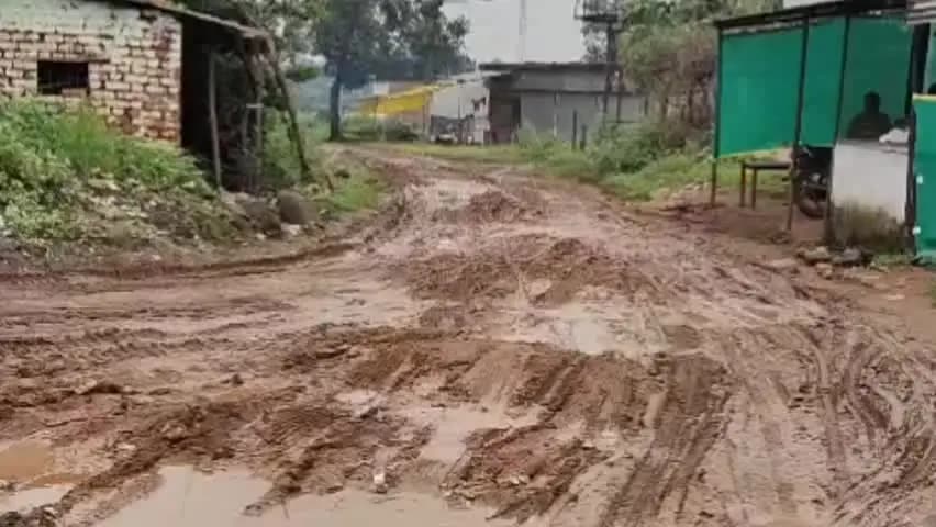 नारायणगंज: गर्भवती की मौत पर सियासत, नेता प्रतिपक्ष के आरोपों पर सांसद कुलस्ते का पलटवार
स्वास्थ्य व्यवस्था पर घिरी सरकार, सांसद बो