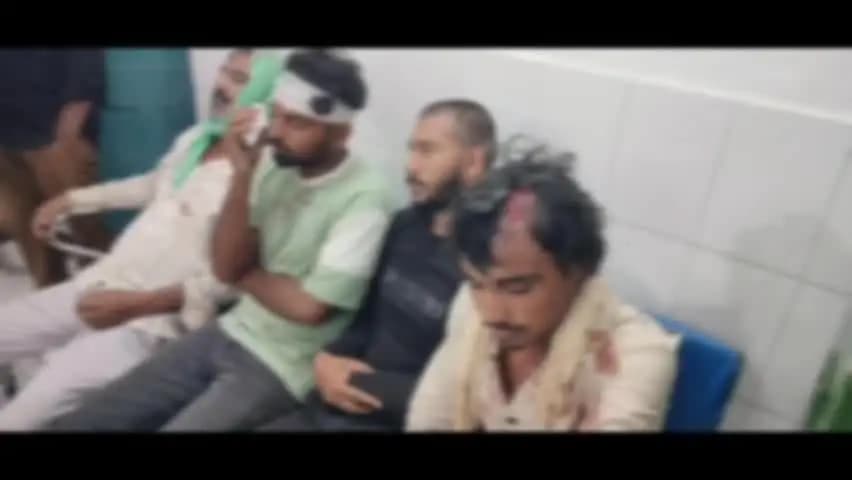 बड़ौत: ककौर कला में मुस्लिम समुदाय के 2 पक्षों के झगड़े और फायरिंग में 13 नामजद के खिलाफ मुकदमा दर्ज, पुलिस पर हुआ हमला