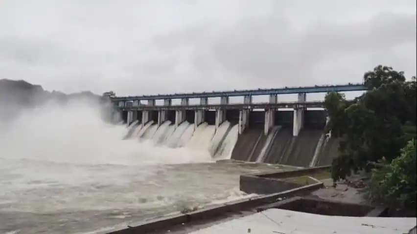झालरापाटन: झालावाड़ सहित जिले में लगातार बारिश के कारण डेमो का जलस्तर बढ़ा, दो डेमो के गेट खोलकर की जा रही है निकासी, प्रशासन अलर्ट