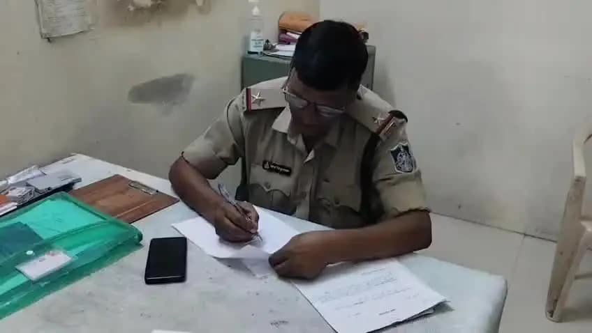 बुरहानपुर: शाहपुर के भातखेडा फाटे पर तेल टैंकर और ट्रक की भिड़ंत, टैंकर चालक की मौत, दूसरा घायल