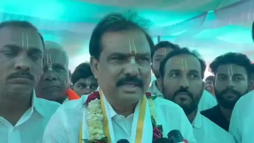 అదిలాబాద్ అర్బన్: శ్రీకృష్ణ జన్మాష్టమి సందర్భంగా ఇస్కాన్ గుడిలో ప్రత్యేక పూజ కార్యక్రమంలో పాల్గొన్న ఆదిలాబాద్ ఎమ్మెల్యే పాయల్ శంకర్