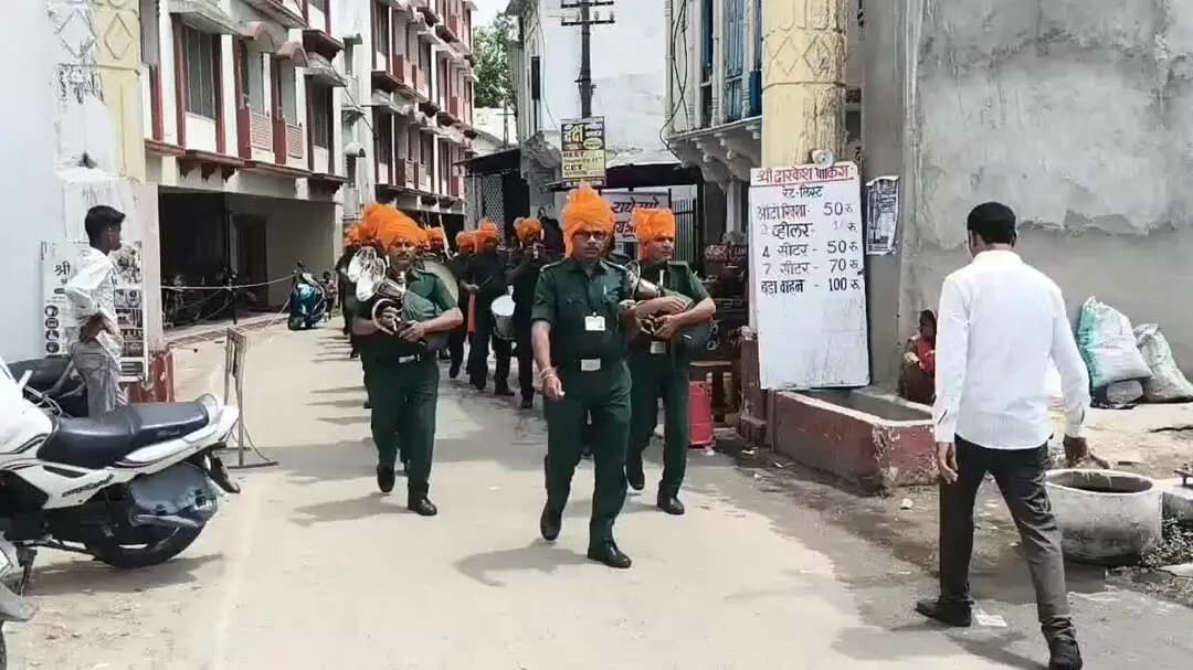 राजसमंद: द्वारकाधीश मंदिर में सुरक्षा टुकड़ी ने श्री द्वारकाधीश को दी सलामी