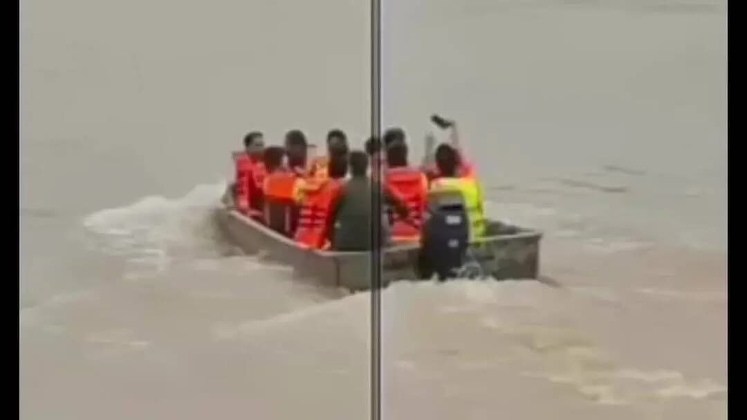 जबलपुर: ग्वारीघाट में होमगार्ड की नाव डूबी, लापरवाही का खास वीडियो आया सामने