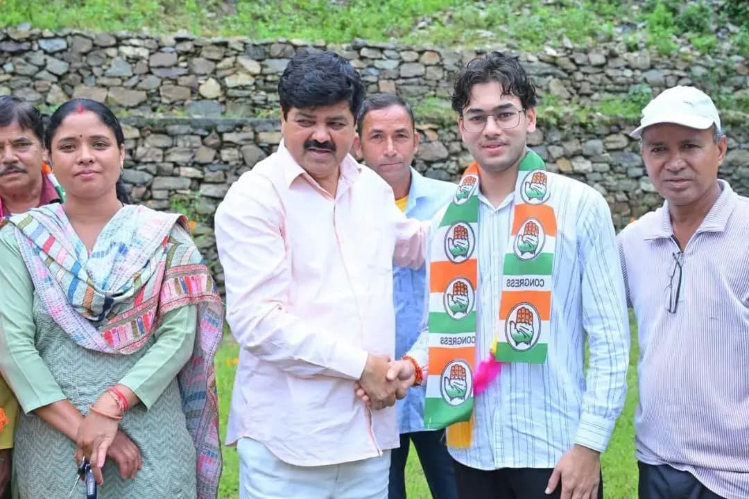थलीसैंण: पैठाणी में कई भाजपा कार्यकर्ता कांग्रेस में शामिल, गणेश गोदियाल ने स्वागत किया