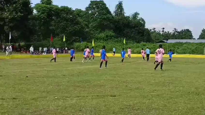 ঢেকিয়াজুলি ভাগ: নিখিল বড়ো ছাত্ৰ সন্থাৰ উদ্যোগত আবৈ চেণ্টাৰত অনুষ্ঠিত হৈছে ছোৱালী ফুটবল খেল প্ৰতিযোগিতা