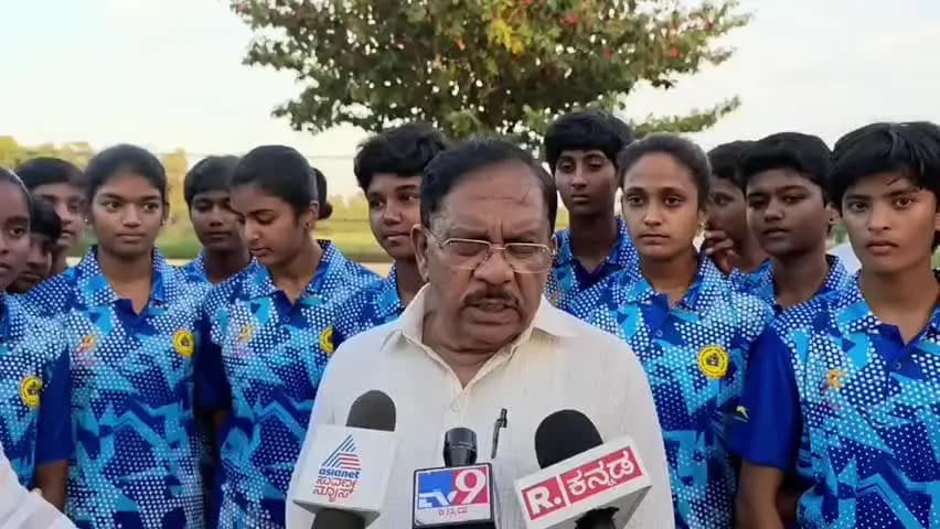 ಯೆಲಹಂಕ: ವಿದ್ಯಾನಗರ ಕ್ರೀಡಾ ಶಾಲೆ ಭೇಟಿ ನೀಡಿ ಮಾಧ್ಯಮಕ್ಕೆ ಮಾತನಾಡಿದ ಡಿಸಿಎಂ ಡಾ.ಜಿ.ಪರಮೇಶ್ವರ್
#ಚಿಕ್ಕಜಾಲ
ಬೆಂಗಳೂರು:ಕ್ರೀಡೆಗೆ ಪ್ರೋತ್ಸಾಹ ನೀಡುವ