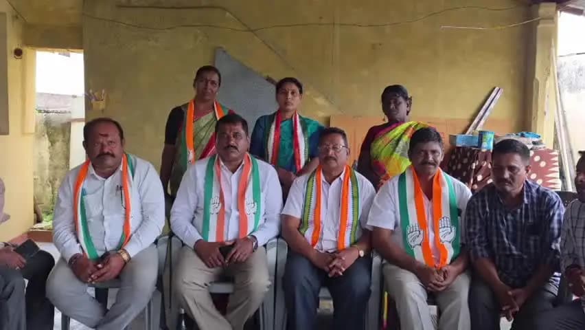 గోవిందరావుపేట: పదేళ్ల పాలనలో రైతుల సాగునీటి సమస్యను ఎందుకు పరిష్కరించలేదు?