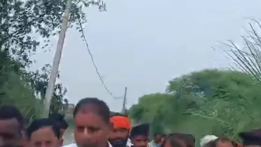 ब्रह्मपुर: अरे रुकिए ना, कैमरा बंद करिए ना पहले! बाढ़ हालात का जायजा लेने पहुंचीं ब्रह्मपुर सीओ की मीडियाकर्मियों से नोंकझोंक