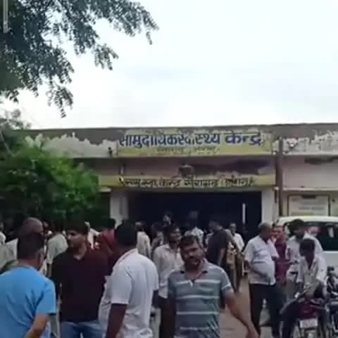 खेरागढ़: खेरागढ़ में दो पक्षों के बीच खूनी संघर्ष, लाठी-चाकू चले, दो लोग गंभीर रूप से घायल होकर आगरा रेफर
