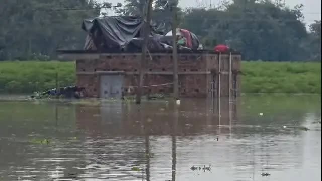 খানাকুল ১: চিংড়ায় বন্যার ভ্রুকুটি, জলমগ্ন একাধিক এলাকা ও কলেজ