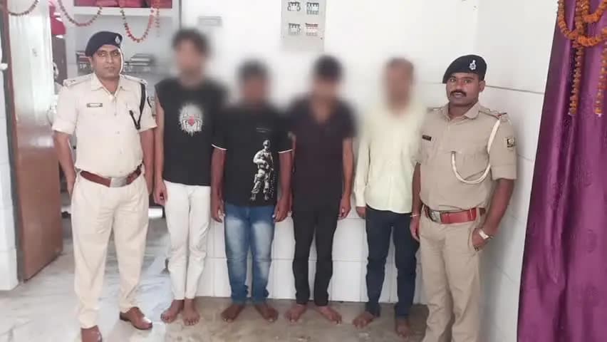 पंडौल: मधुबनी के सकरी स्थित रॉयल रेस्ट हाउस में छापेमारी, 3 युवतियां मुक्त, 4 आरोपी गिरफ्तार