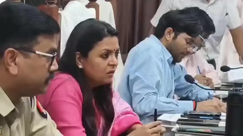बहेड़ी: बहेड़ी तहसील परिसर में आयोजित संपूर्ण समाधान दिवस में एडीएम व एसपी ने फरियादियों की शिकायतें सुनकर निस्तारण के आदेश दिए