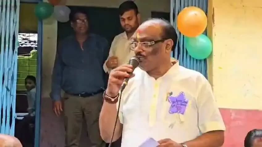 ➡️ केंद्रीय राज्यमंत्री श्री दुर्गादास उईके ने शिक्षक दिवस की शुभकामनाएं देते हुए कहा कि शासकीय स्कूलों में बुनियादी शिक्षा एवं सुविधाओं को और अधिक मजबूत बनाने की दिशा में विधायक श्री हेमन्त खंडेलवाल द्वारा शिक्षा संजीवनी अभियान के रूप में अभिनव पहल की गई है। उन्होंने कहा कि अभियान के तहत योजनाबद्ध तरीके से शालाओं की आवश्यकताओं को चिन्हित कर अधोसंरचना का विकास किया जाएगा, जिससे विद्यार्थियों को बेहतर सुविधाएं और गुणवत्तापूर्ण शिक्षा का वातावरण मिल सके।
CM Madhya Pradesh
Jansampark Madhya Pradesh
Department of School Education, Madhya Pradesh
#JansamparkMP
#बैतूल
#betul