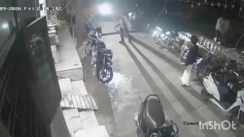 भीलवाड़ा: हुसैन कॉलोनी में डेढ़ दर्जन बदमाशों ने घर पर धावा, मां-बेटों पर चाकू से हमला और पथराव, CCTV में कैद