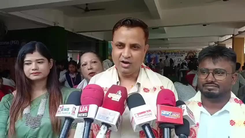 নগাঁও: নগাঁৱৰ ফৌজদাৰীপট্টিত অৱস্থিত ফালাহ গ্ৰুপ অফ ইনষ্টিটিউটৰ উদ্যোগত শিক্ষক দিৱস উদযাপন