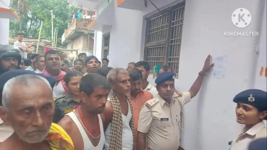 नवादा: प्रणय हत्याकांड के नामजद अभियुक्त नीरज सिंह उर्फ कारू ने माननीय व्यवहार न्यायालय में किया आत्मसमर्पण