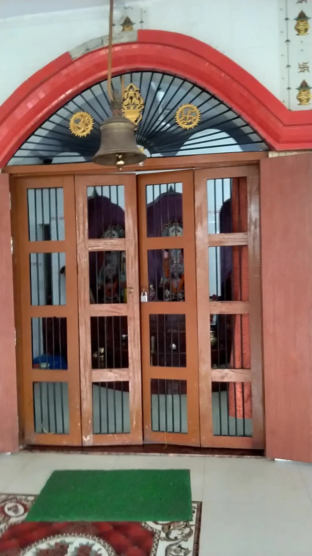 naya Mandi ghumne Aaye yah Shri Ana Baba ka Mandir hai