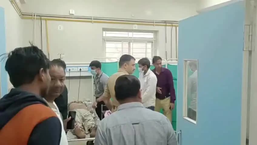 सागर नगर: सागर में जहरीली शराब पीने से 10 लोगों की मौत, 25 अस्पताल में भर्ती, कई की हालत गंभीर
