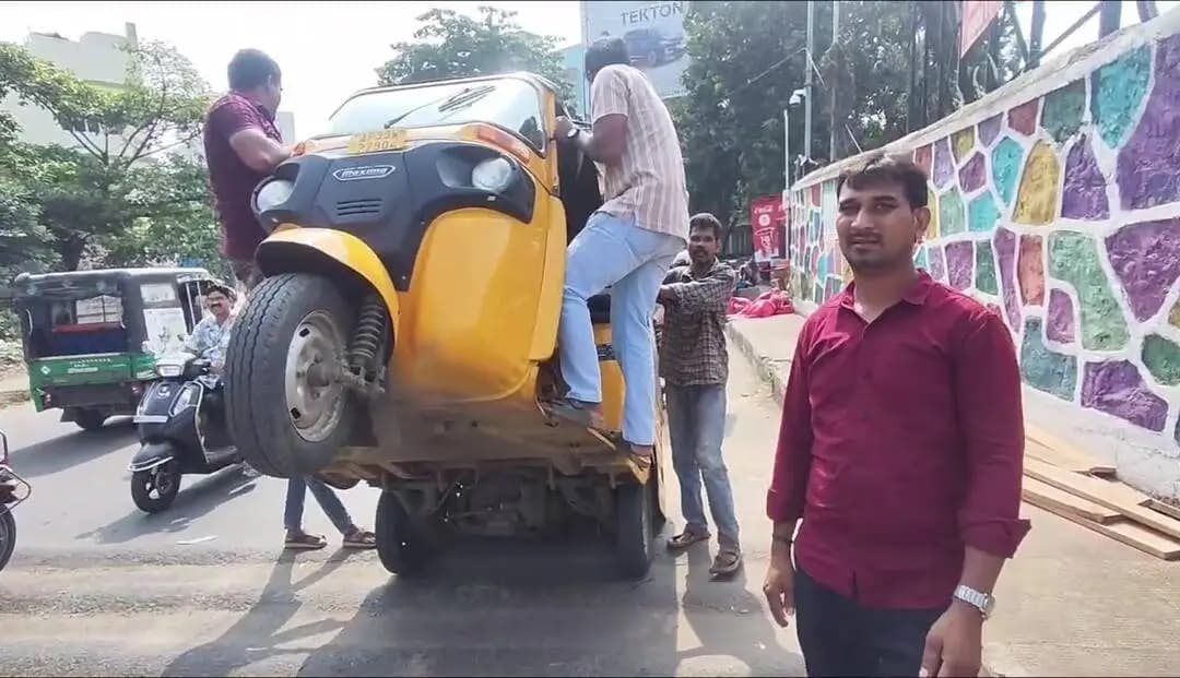 రాజమండ్రి సిటీ: రాజమండ్రి వంతెన వద్ద గాల్లోకి లేచిన ఆటో.. స్పీడ్ బ్రేకర్లతో వాహనదారుల ఇబ్బందులు