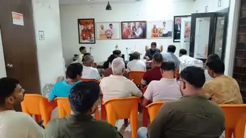 बुलंदशहर: गंगानगर स्थित आवास पर सदर विधायक ने की जनसुनवाई, अधिकारियों को समस्याओं के निस्तारण के लिए किया निर्देशित