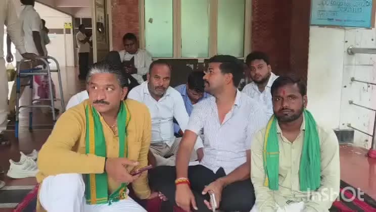 छिबरामऊ: 100 शैय्या अस्पताल में अव्यवस्थाओं के खिलाफ भारतीय किसान यूनियन ने शुरू किया अनिश्चितकालीन धरना प्रदर्शन