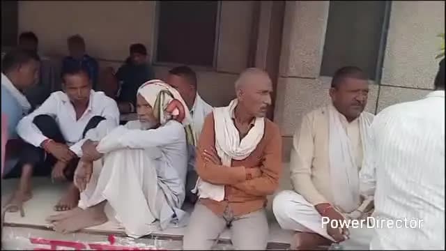 राजापुर: पहाड़ी थाना क्षेत्र के खैरी गांव में अज्ञात कारणों से किशोरी ने फांसी लगाकर की आत्महत्या, पुलिस ने कराया शव का PM