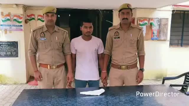 मऊ: थाना मऊ पुलिस टीम ने अभियुक्त को अवैध 315 बोर तमंचा और मिस कारतूस के साथ किया गिरफ्तार, आर्म्स एक्ट के तहत की कार्रवाई
