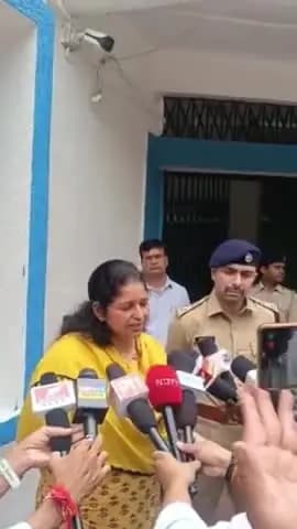 #बंडा मे शराब पिने से हो रही है मौत सागर कलेटर और सागर sp दोनों बंडा मे और जगह जगह से पुलिस आई है