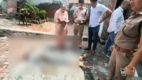 रोहतक: रोहतक के ब्राह्मणवास में 20 वर्षीय युवक ने माँ की गला घोंटकर हत्या की, खुद थाने में दी सूचना