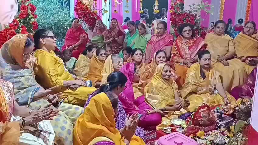 ঢেকিয়াজুলি ভাগ: ঢেকীয়জুলিৰ শ্ৰীশ্ৰী লক্ষ্মী নাৰায়ণ মন্দিৰত অনুষ্ঠিত হৈছে শ্ৰী শ্ৰীকৃষ্ণ ভজন অনুষ্ঠান