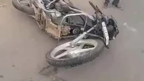 रेवदर: रेवदर सेलवाड़ा बांध के पास युवक का शव मिलने से सनसनी, सड़क किनारे लावारिस बाइक और झाड़ियों में मिला युवक का शव
