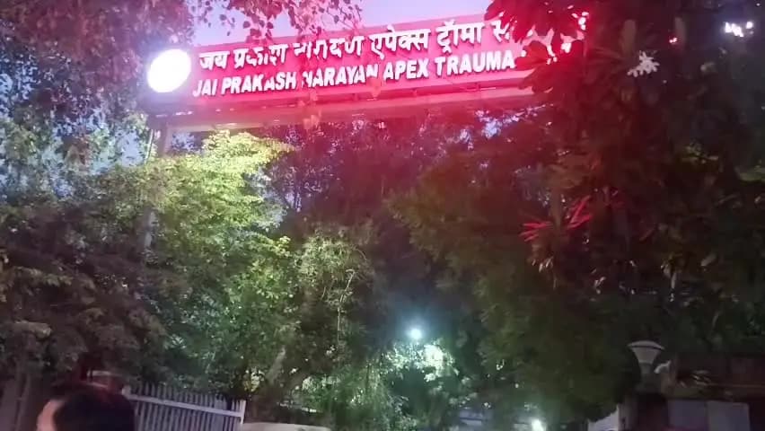 दिल्ली: सत्य निकेतन बिल्डिंग हादसे में तीन लोगों की मौत