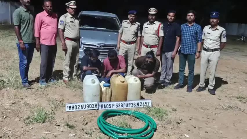 సదాశివనగర్: లారీల ఫ్యూయల్ ట్యాంకులు పగులగొట్టి డీజిల్ దొంగతనాలు ముగ్గురిని అరెస్ట్ చేసినట్లు ఎల్లారెడ్డి డీఎస్పీ వెల్లడి