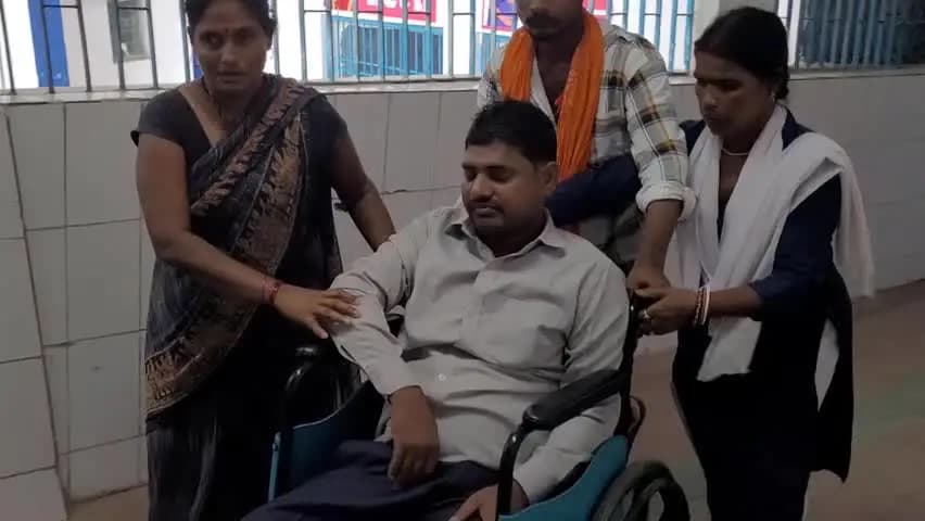 रामगढ़ चौक: बिहरौरा गांव के पास टोटो वाहन दुर्घटनाग्रस्त, तीन सवार घायल