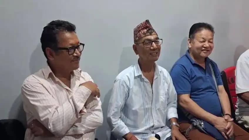 কার্শিয়ং: তিনধারেতে অখিল ভারতীয় নেয়ার সংগঠনের ধন্যবাদ সভায় দুই সদস্য সম্মানিত