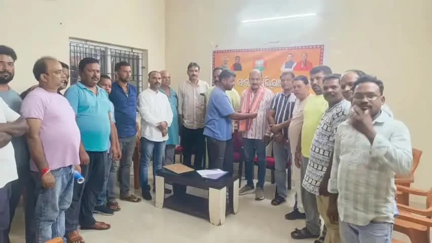 ଦେବଗଡ: ଜିଲ୍ଲା ବିଜେପି କାର୍ଯ୍ୟାଳୟରେ ସେବା ସଂକଳ୍ପ ଅଭିଯାନ ପାଇଁ ପ୍ରସ୍ତୁତି ବୈଠକ