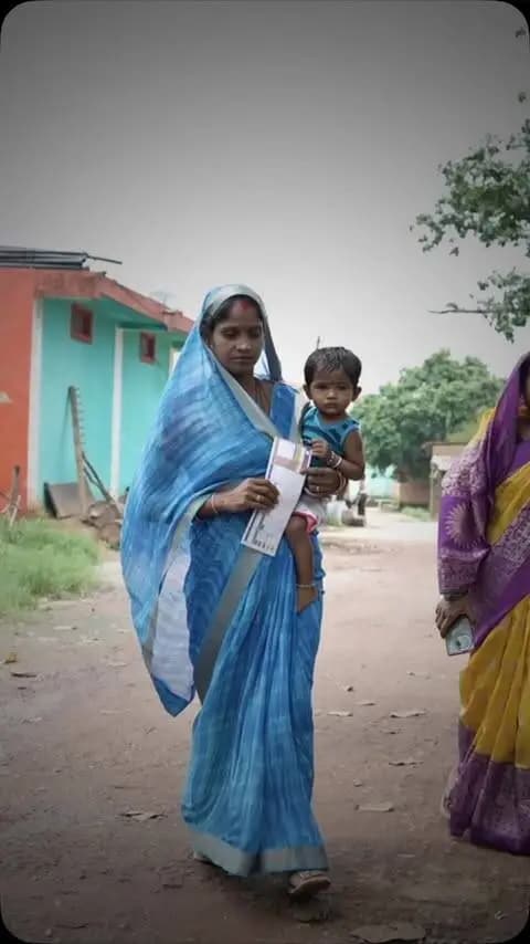 प्रधानमंत्री श्री नरेन्द्र मोदी के मार्गदर्शन एवं मुख्यमंत्री श्री विष्णुदेव साय के कुशल नेतृत्व में ‘प्रधानमंत्री मातृ वंदना योजना’ के माध्यम से गर्भवती एवं धात्री महिलाओं को प्रदान की जा रही आर्थिक सहायता मातृ एवं शिशु के स्वास्थ्य को सशक्त आधार प्रदान कर रही है।
यह योजना सुरक्षित मातृत्व, बेहतर पोषण एवं गुणवत्तापूर्ण स्वास्थ्य देखभाल सुनिश्चित करने की दिशा में महत्वपूर्ण योगदान दे रही है।