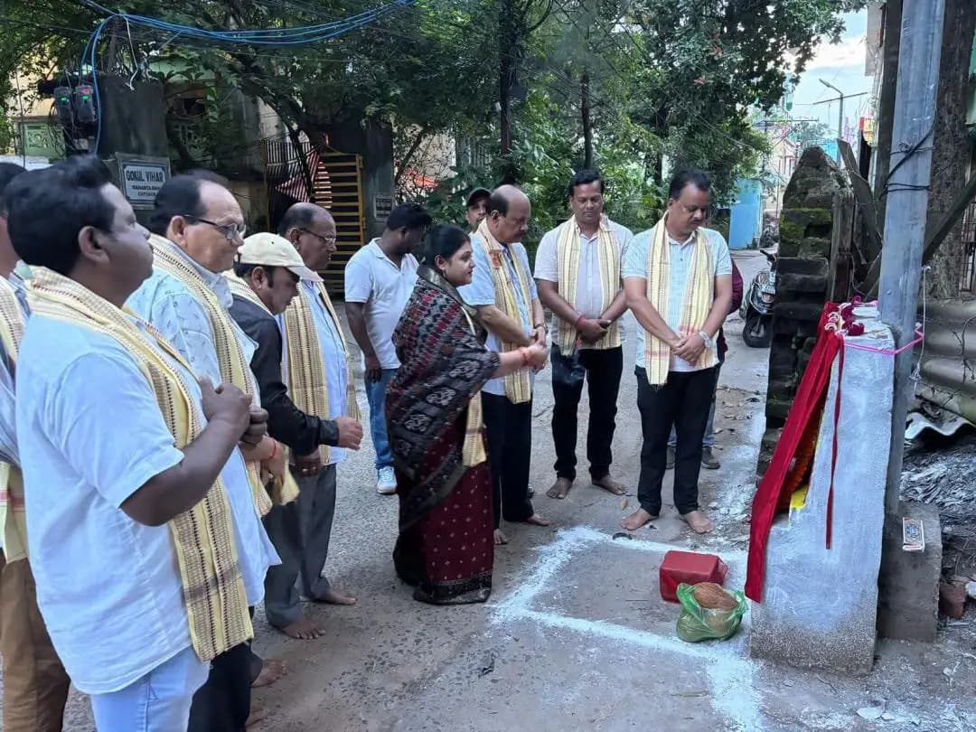 କଟକ ପୌରାଞ୍ଚଳ: କଟକ 24ୱାର୍ଡ ବଜ୍ରକବାଟୀରେ ନୂତନ ବିଦ୍ୟୁତ୍ ପ୍ରକଳ୍ପ ଉଦଘାଟନ
