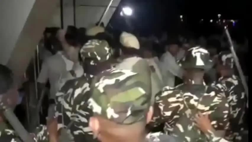 यमुना विहार: सत्य निकेतन हादसे के विरोध में एबीवीपी ने दिल्ली नगर निगम मुख्यालय के बाहर किया प्रदर्शन