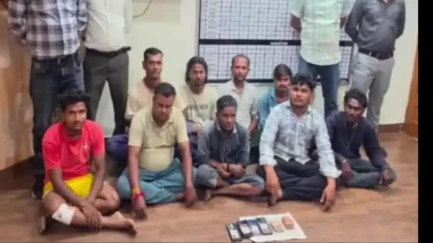 સાગબારા: સાગબારાના સેલંબા બજારમાં જુગાર રમતા 9 શખ્સો ઝડપાયા,પોલીસે સુનિલ શ્યામરામના ઘર પાસે દરોડો પાડી ₹36,800નો મુદ્દામાલ જપ્ત.