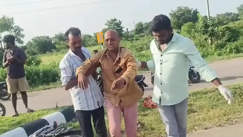 పిట్లం: జాతీయ రహదారి 161 పై ఎదురెదురుగా ఢీకొన్న బైకులు రోడ్డు ప్రమాదంలో ముగ్గురికి గాయాలు