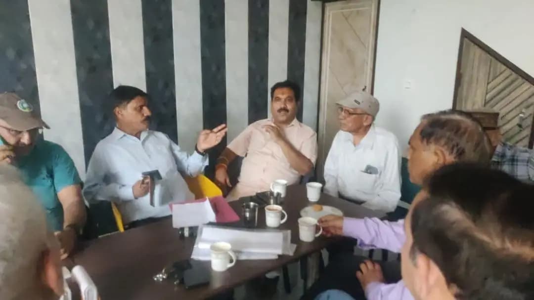चौबट्टाखाल: चौंदकोट गढ़ी संरक्षण और विकास के लिए महत्वपूर्ण बैठक में बड़े फैसले