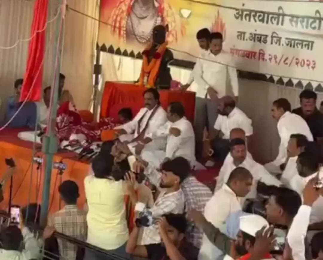 नांदेड: अंतरवलीत मनोज जरांगे पाटील यांची आ. प्रताप पाटील चिखलीकर व माजी आ. मोहन हंबर्डे यांनी घेतली भेट