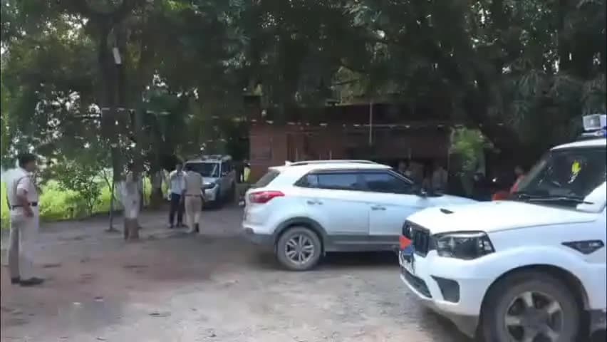 डुमरांव: प्रखंड के स्कूल दुष्कर्म कांड में आखिरी आरोपी शिक्षक गिरफ्तार, चार दिन से थी तलाश, भागने की फिराक में था
