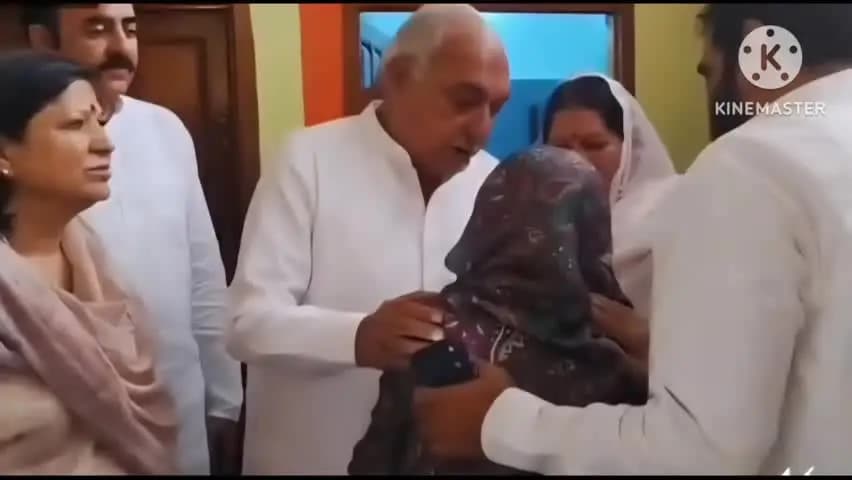 नांगल चौधरी: नांगल चौधरी में पुरानी यादों में भावुक हुए पूर्व मुख्यमंत्री भूपेंद्र सिंह हुड्डा, सहपाठी मालाराम को दी श्रद्धांजलि