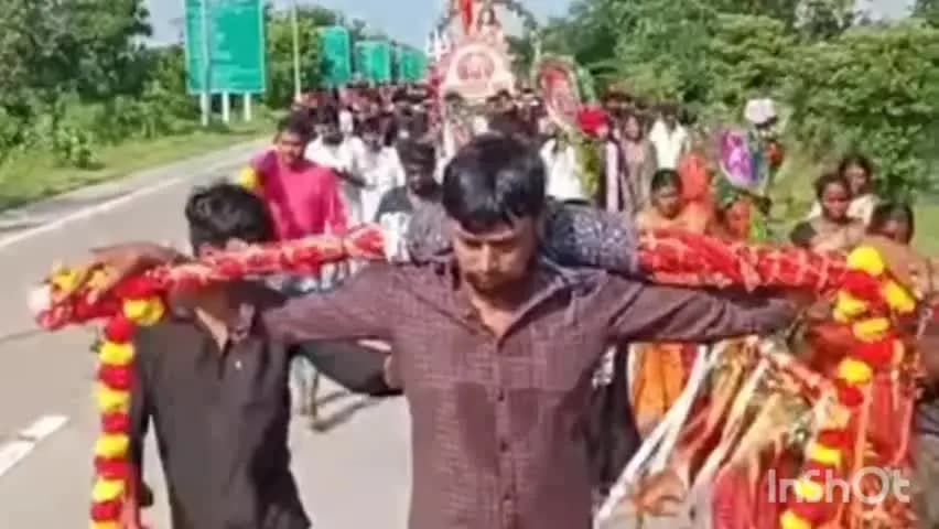 कळंब: कळंब येथून राळेगावकडे कावड यात्रेचे प्रस्थान