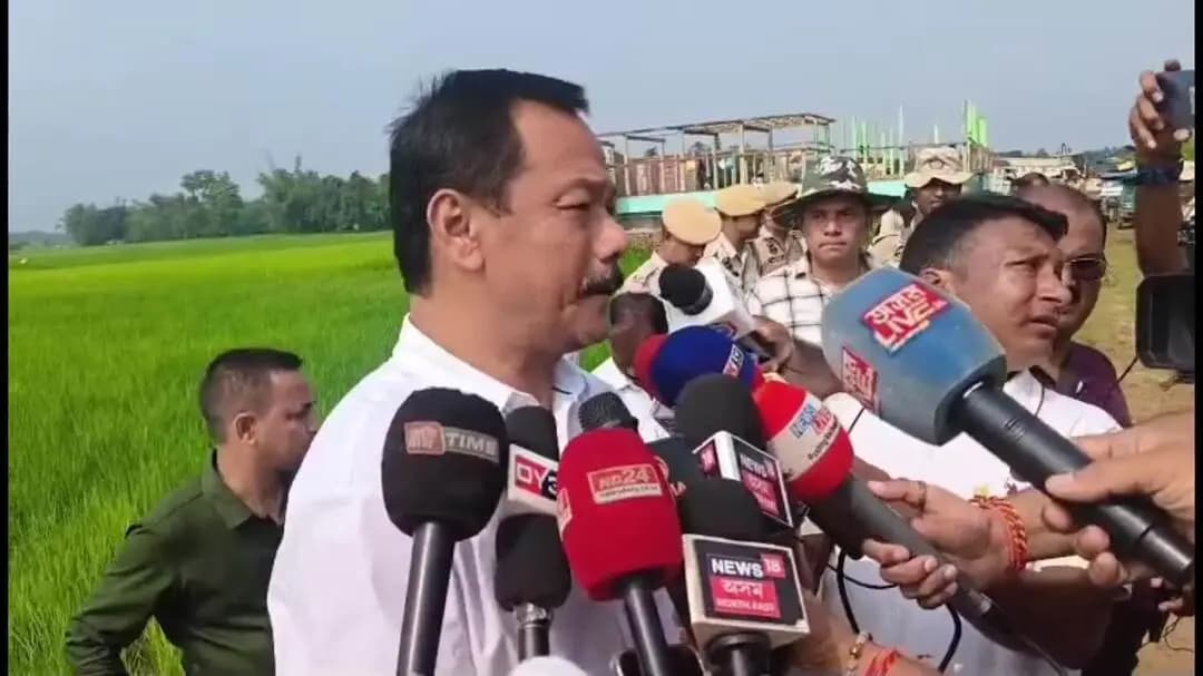 মাটিয়া: গোৱালপাৰাৰ কৃষ্ণাইত উচ্ছেদ অভিযান সন্দৰ্ভত জিলা আয়ুক্ত প্ৰদীপ টিমুঙৰ মন্তব্য